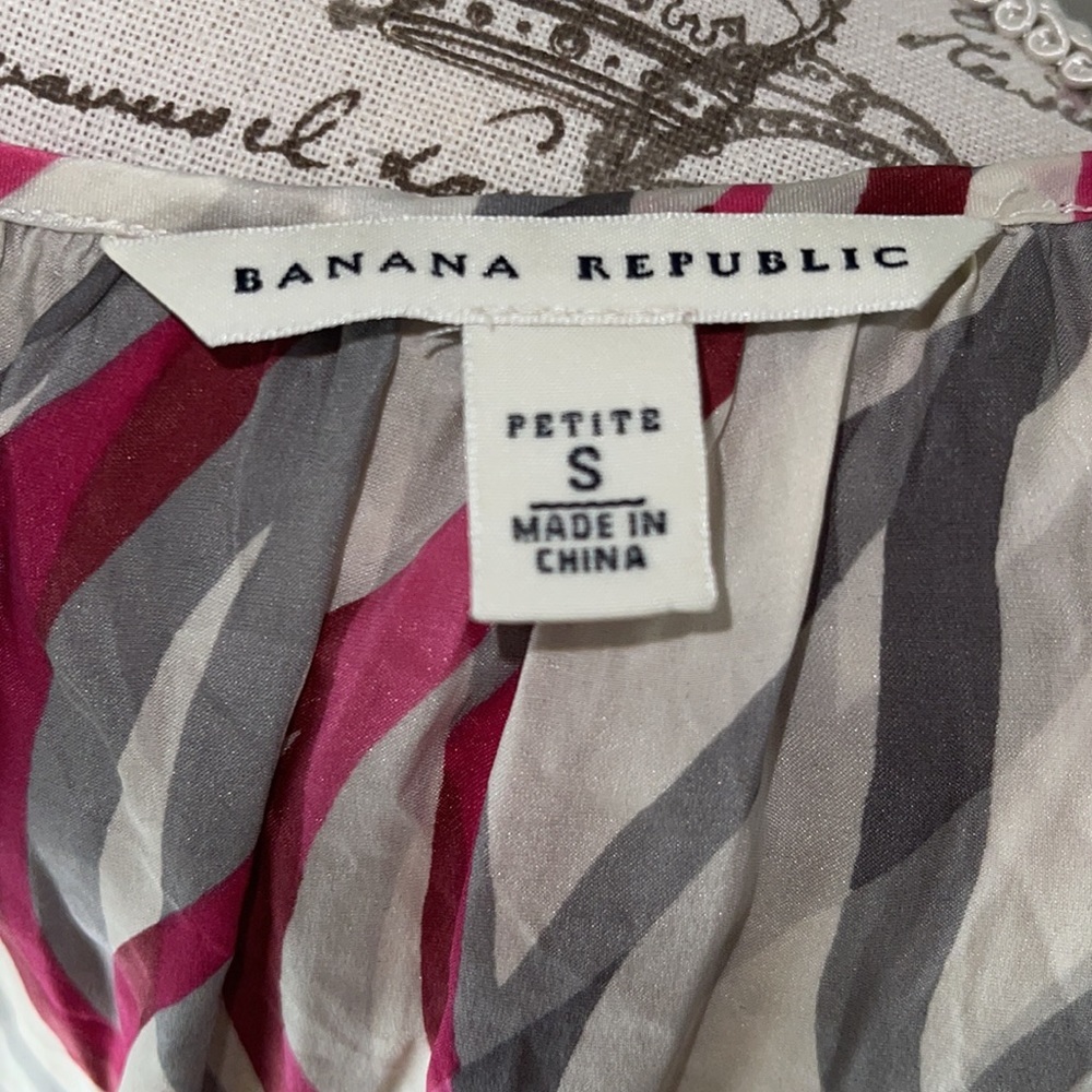 Banana Republic Silk Petite Small Ruffle Blouse - Picture 5 of 6